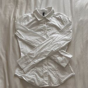 h&m white fitted dress shirt size xs